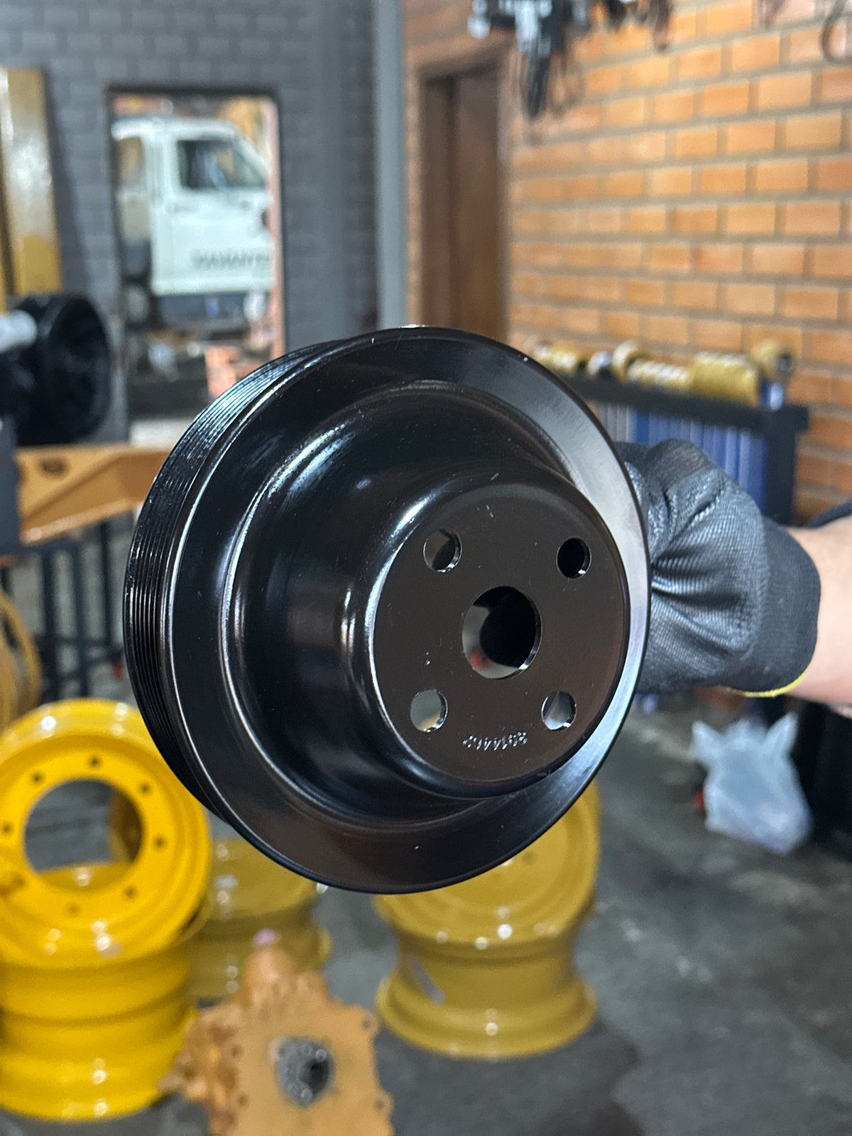 J914462 - TK00511 POLIA DO MOTOR CUMMINS 580L 580M